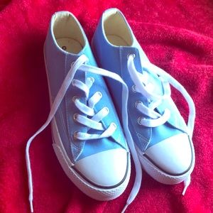 Sky blue air walk low top shoes